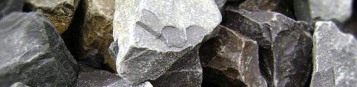 雙輥協(xié)力，碎礦成金：對(duì)輥破碎機(jī)在礦石破碎中